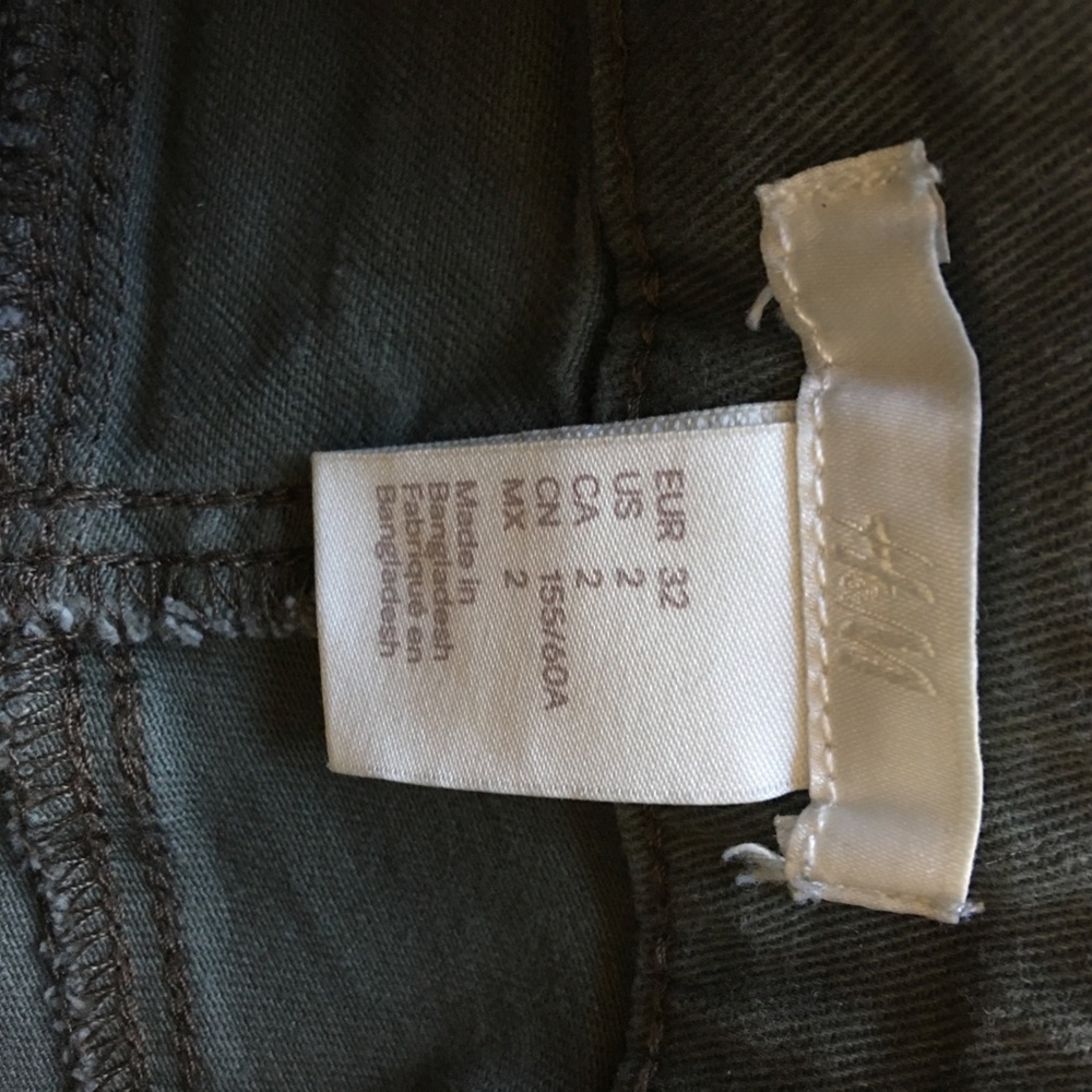 H&M Shorts - Picture 3 of 9